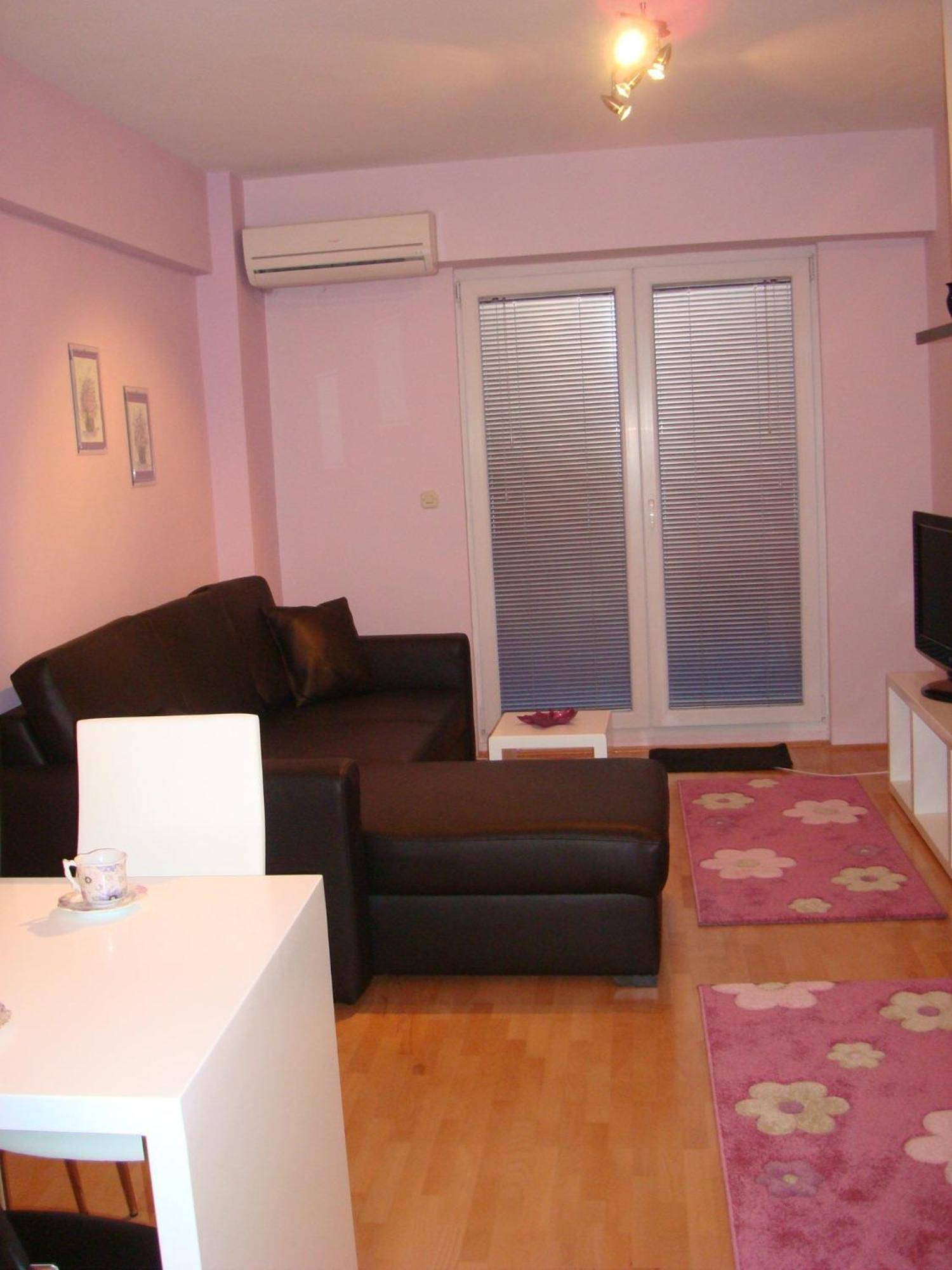 אוהריד Apartments Nela מראה חיצוני תמונה