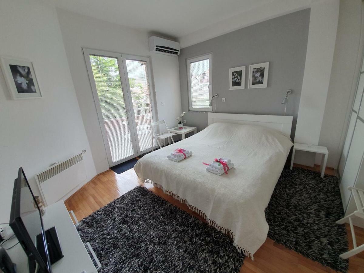 אוהריד Apartments Nela מראה חיצוני תמונה